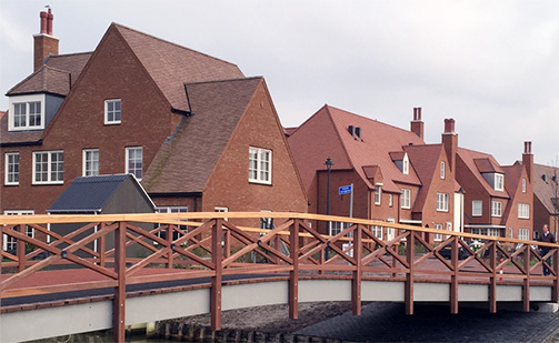 Eerste fietsbrug in Tudorpark opgeleverd! 